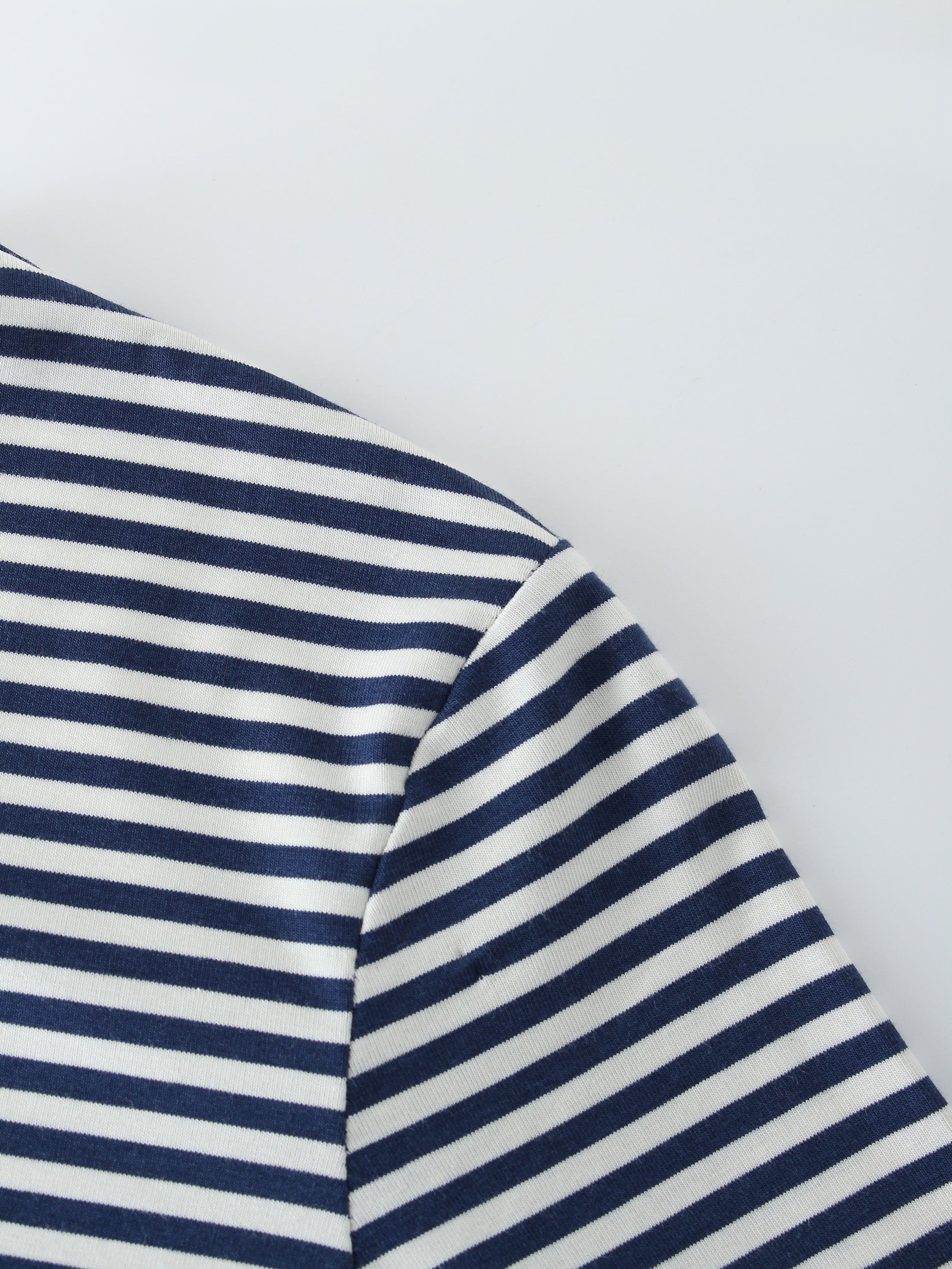 Thin Stripe High V Tee-Cream/Navy