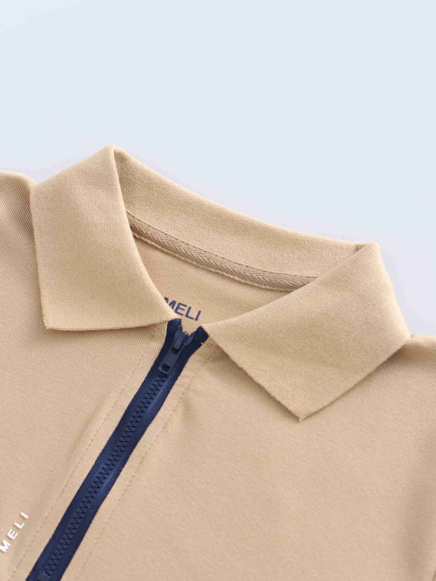 COLORED ZIPPER TEE-TAN/NAVY