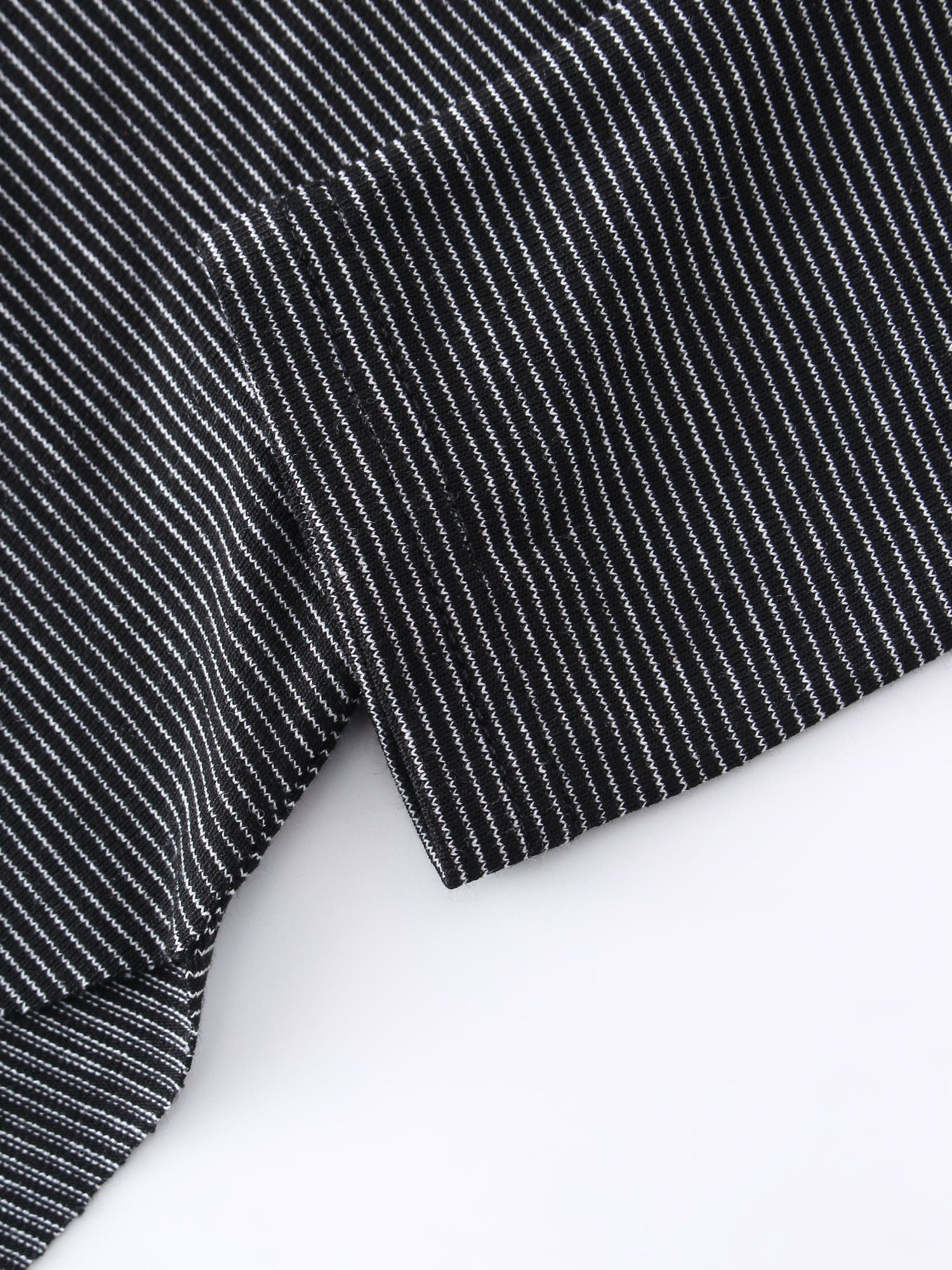 High Low Tee-Black/White