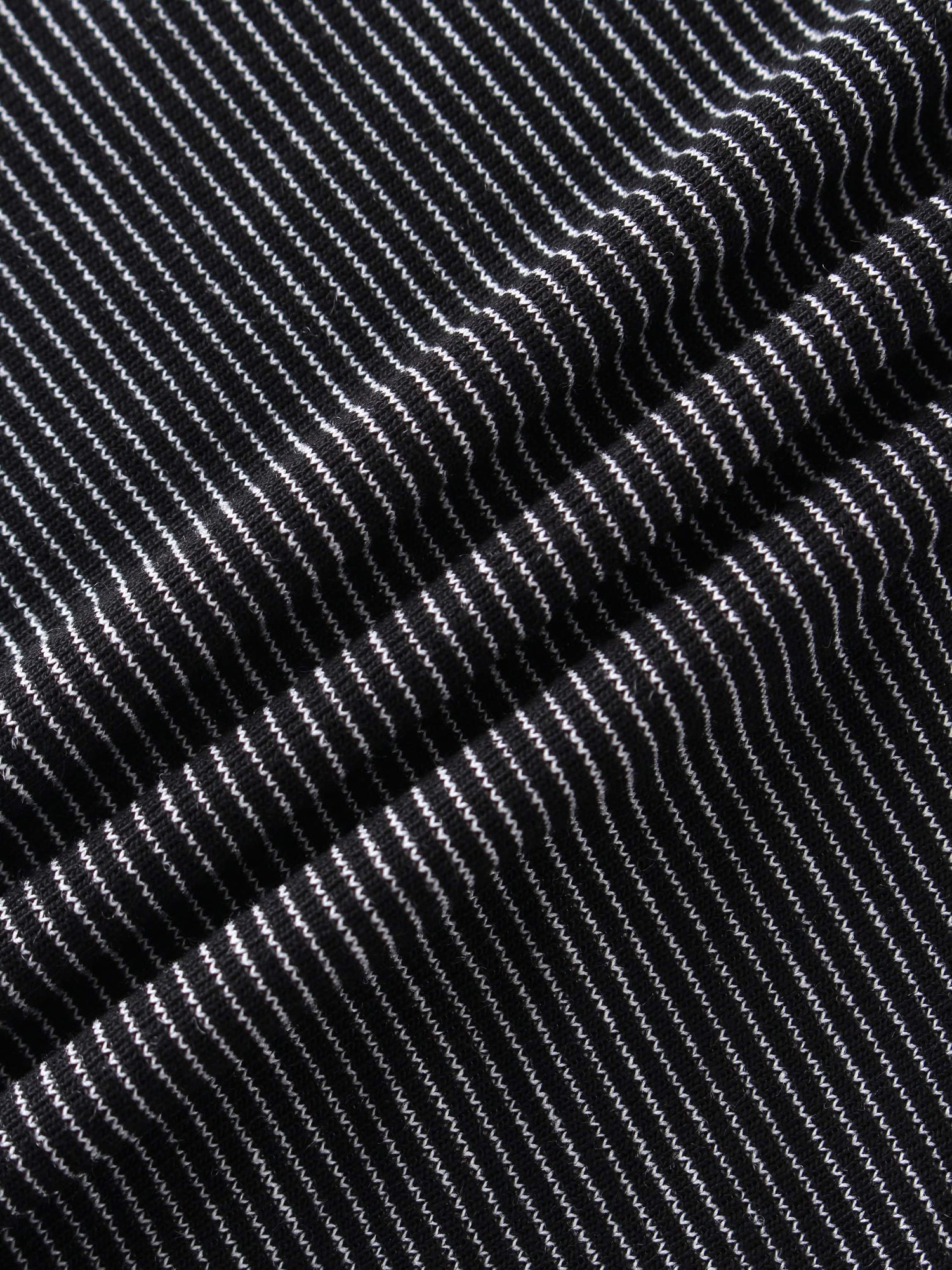 High Low Tee-Black/White