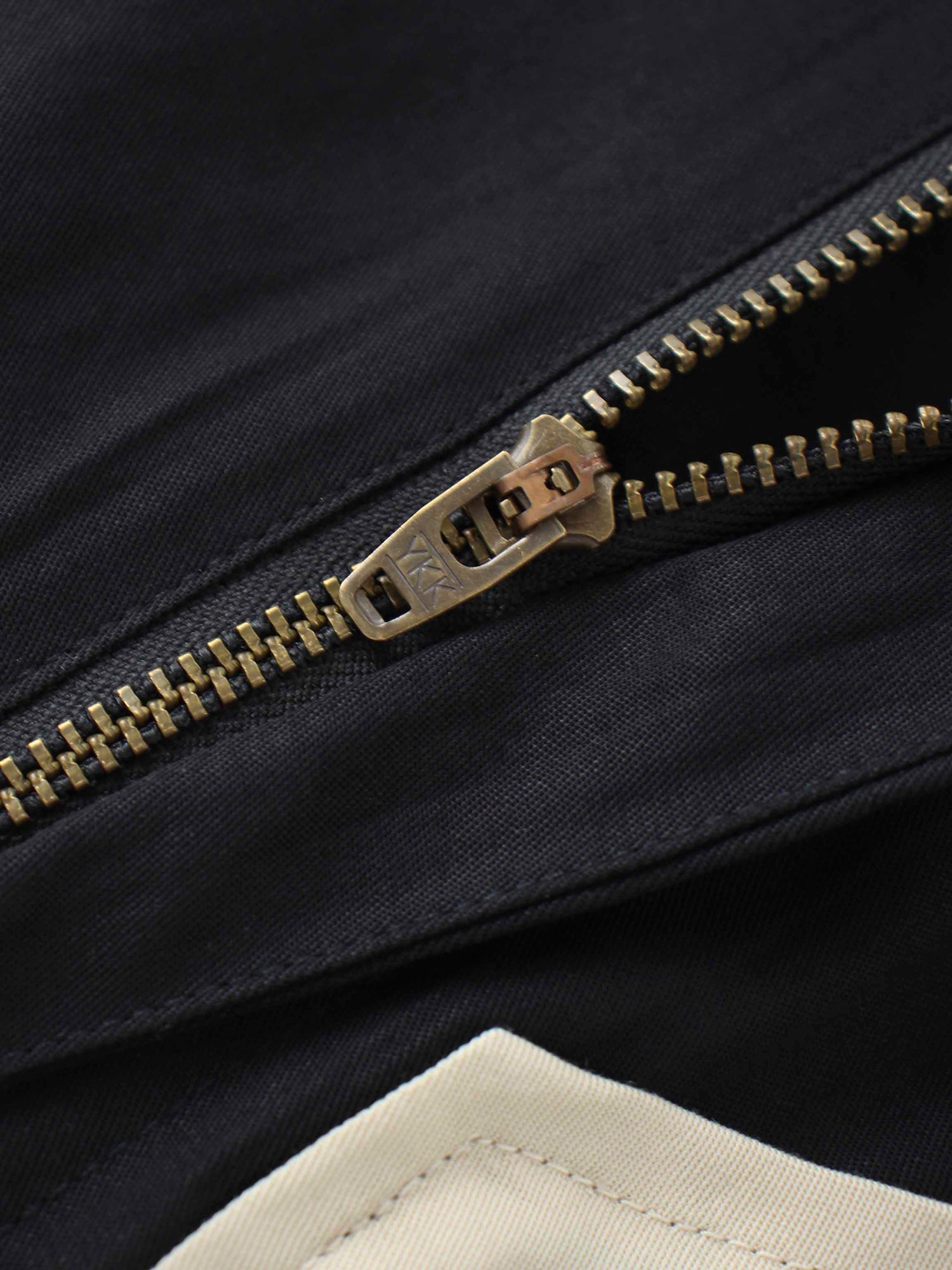 Contrast Pocket Skirt-Black