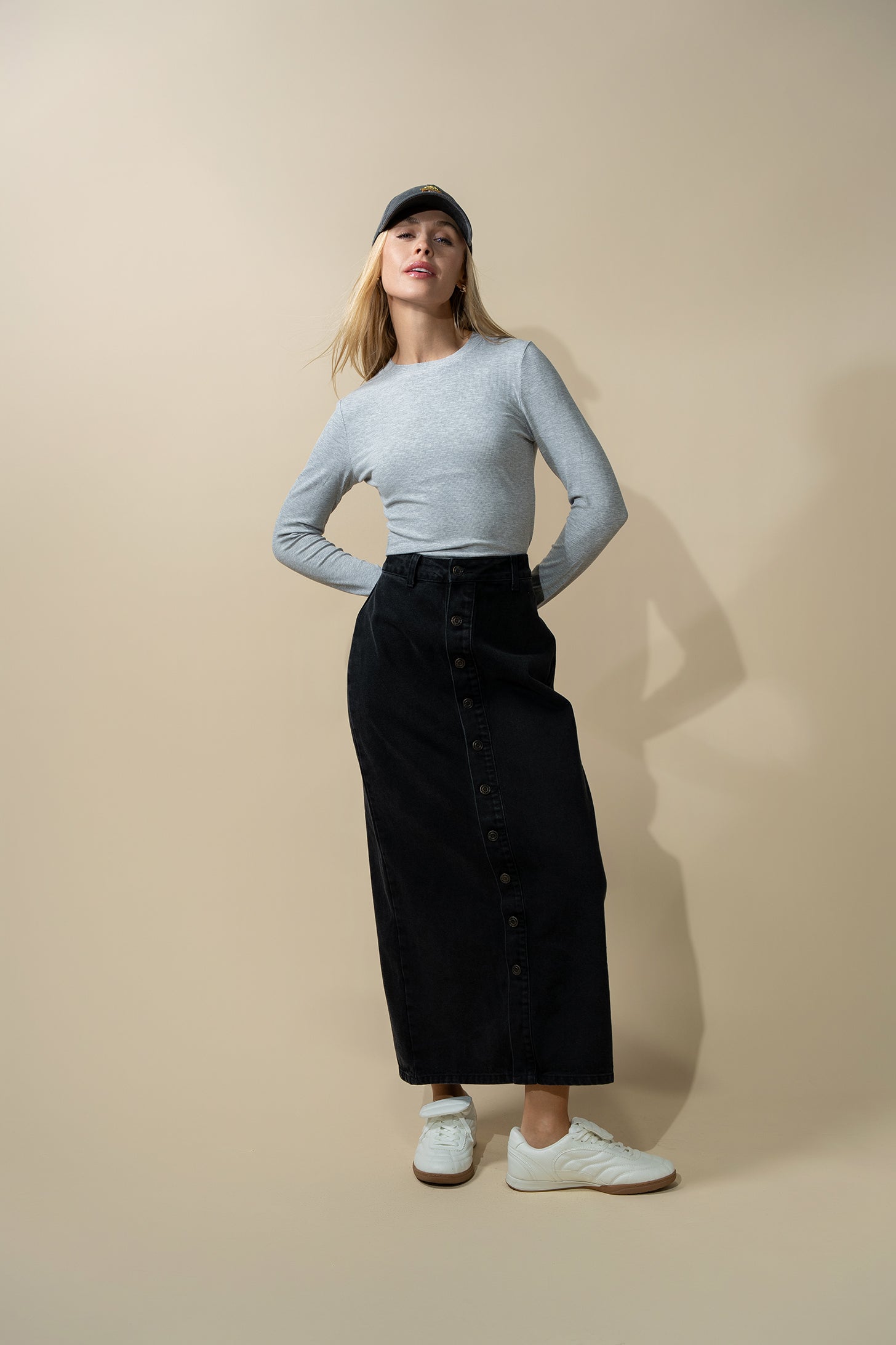 Rounded Hem Ribbed T-Shirt-Heathered Grey