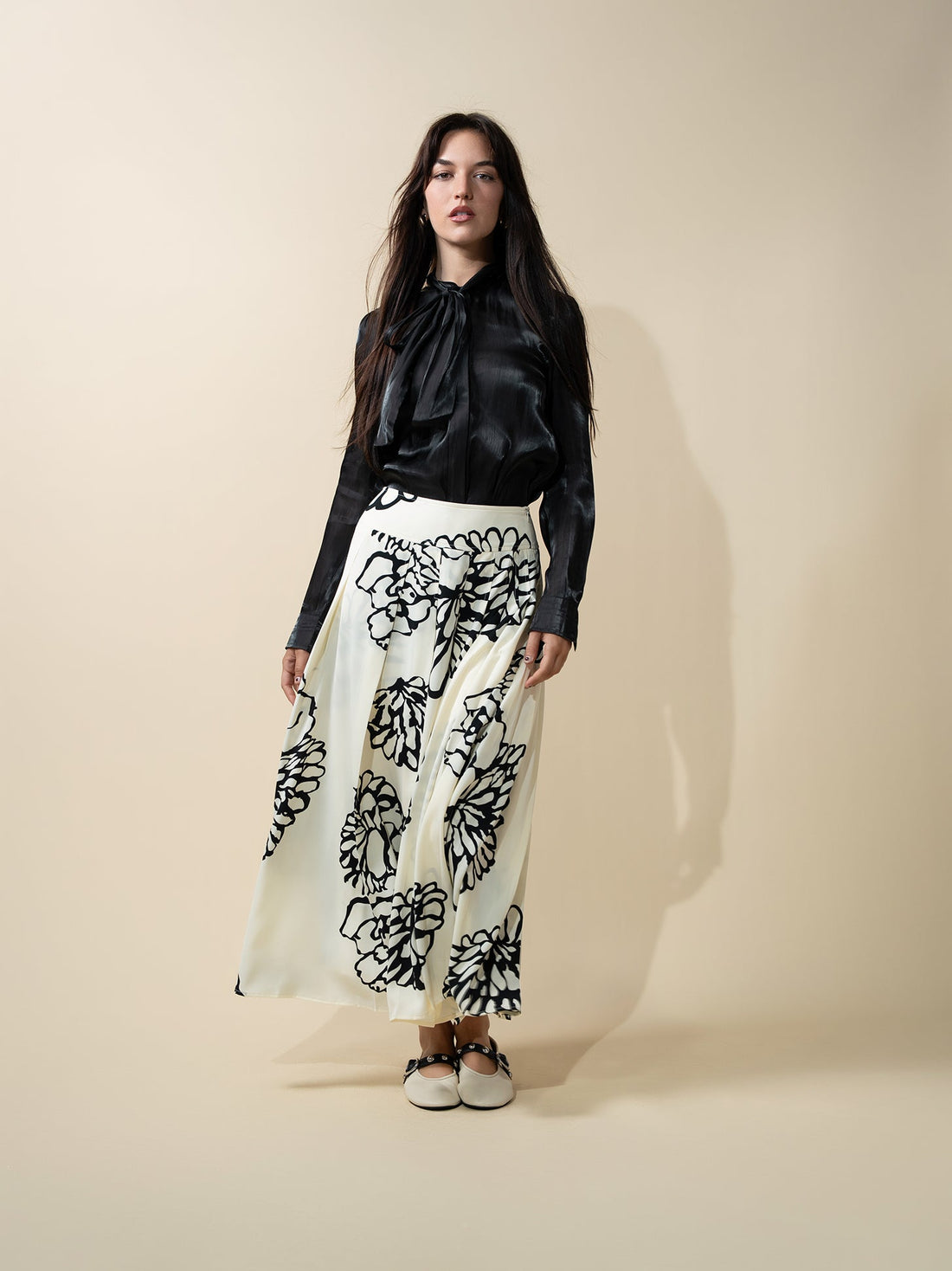 Printed Yoke Pleated Skirt-Cream/Black Floral