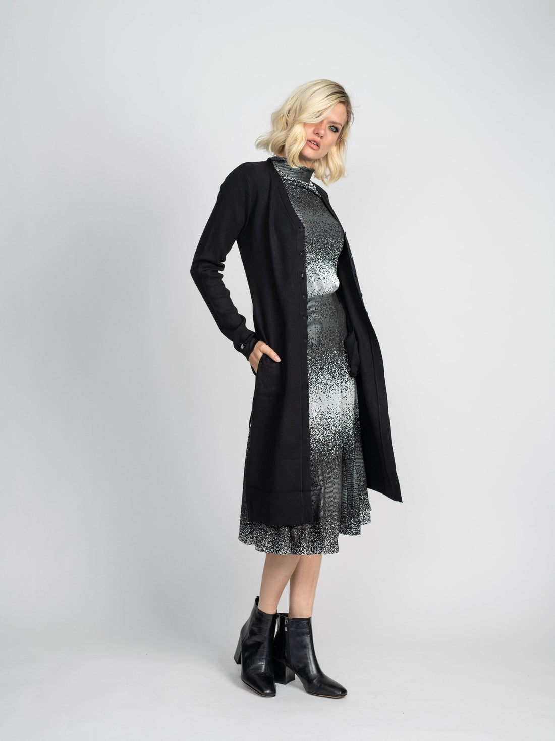 LONG BASIC CARDIGAN-BLACK