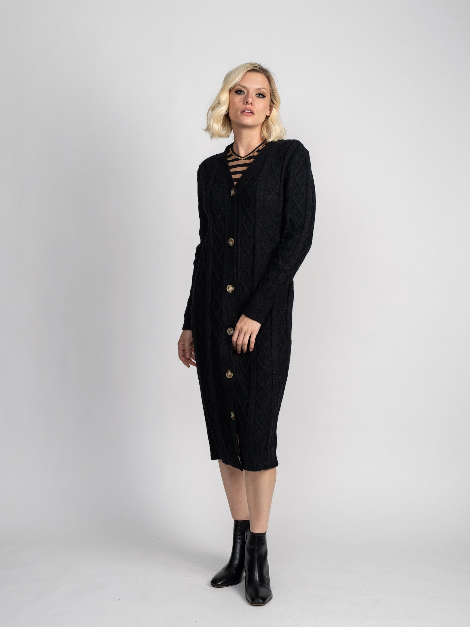 KNIT CABLE CARDIGAN DRESS (SHORT)-BLACK