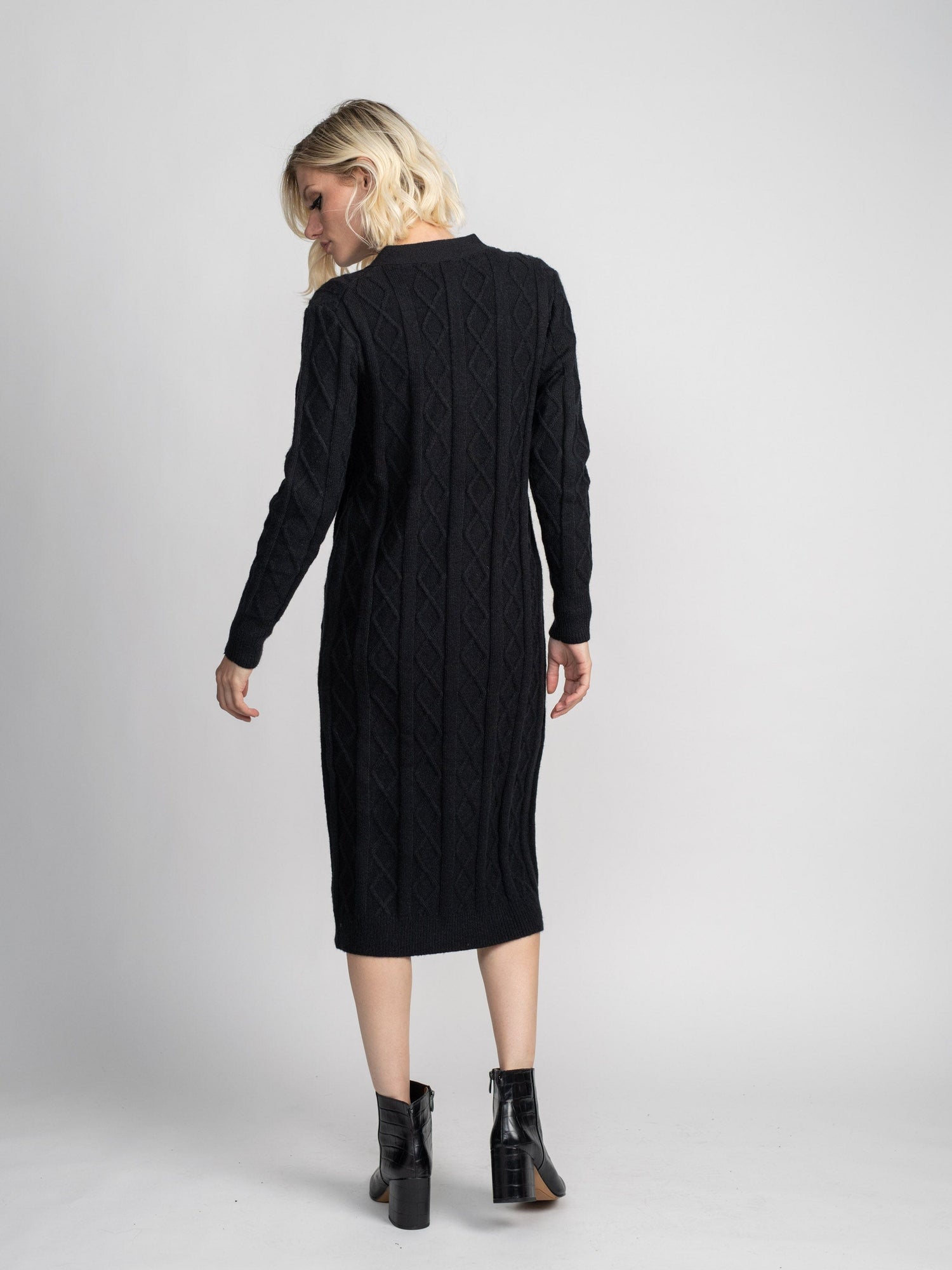 KNIT CABLE CARDIGAN DRESS (SHORT)-BLACK