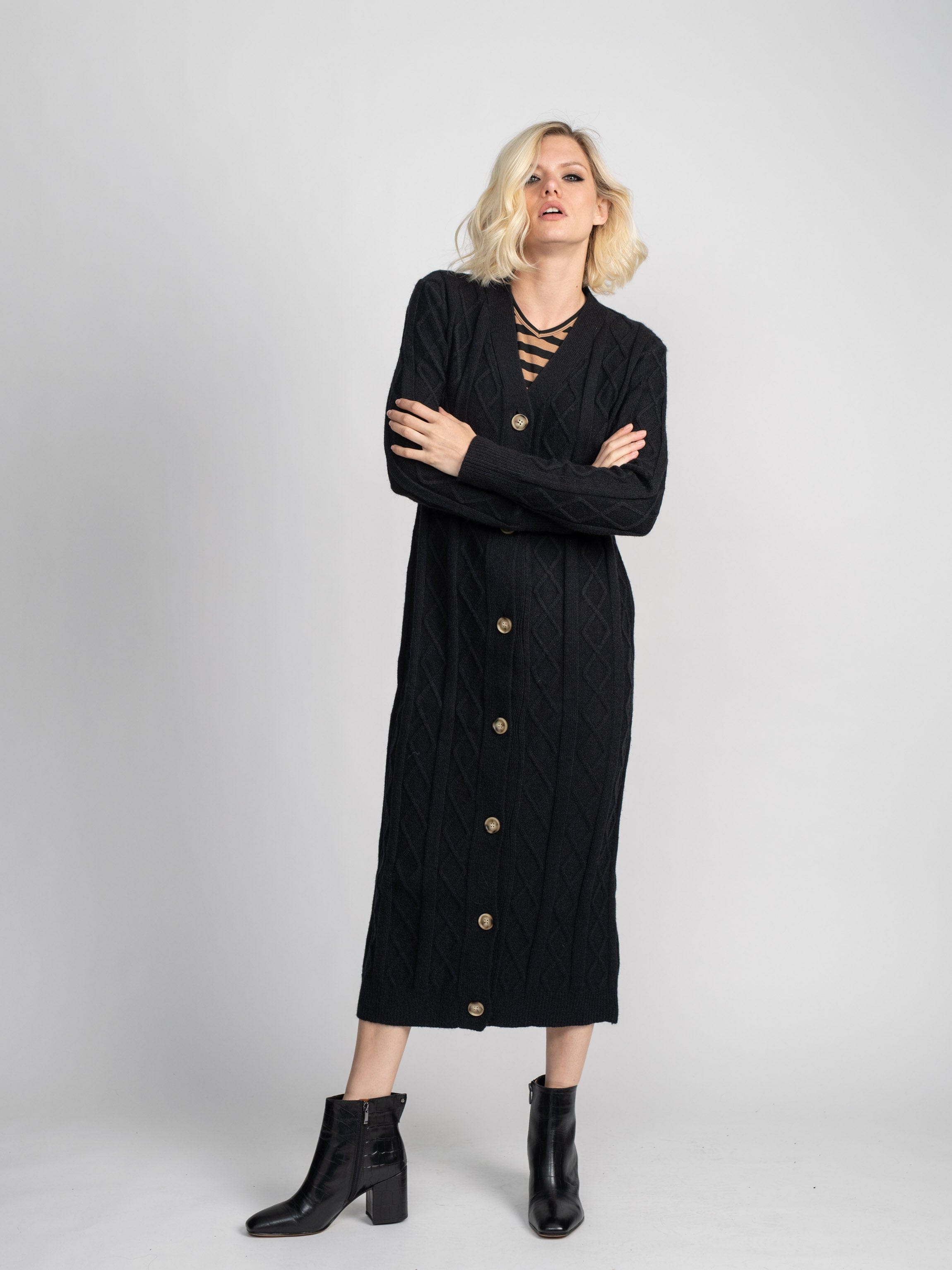 KNIT CABLE CARDIGAN DRESS (LONG)-BLACK