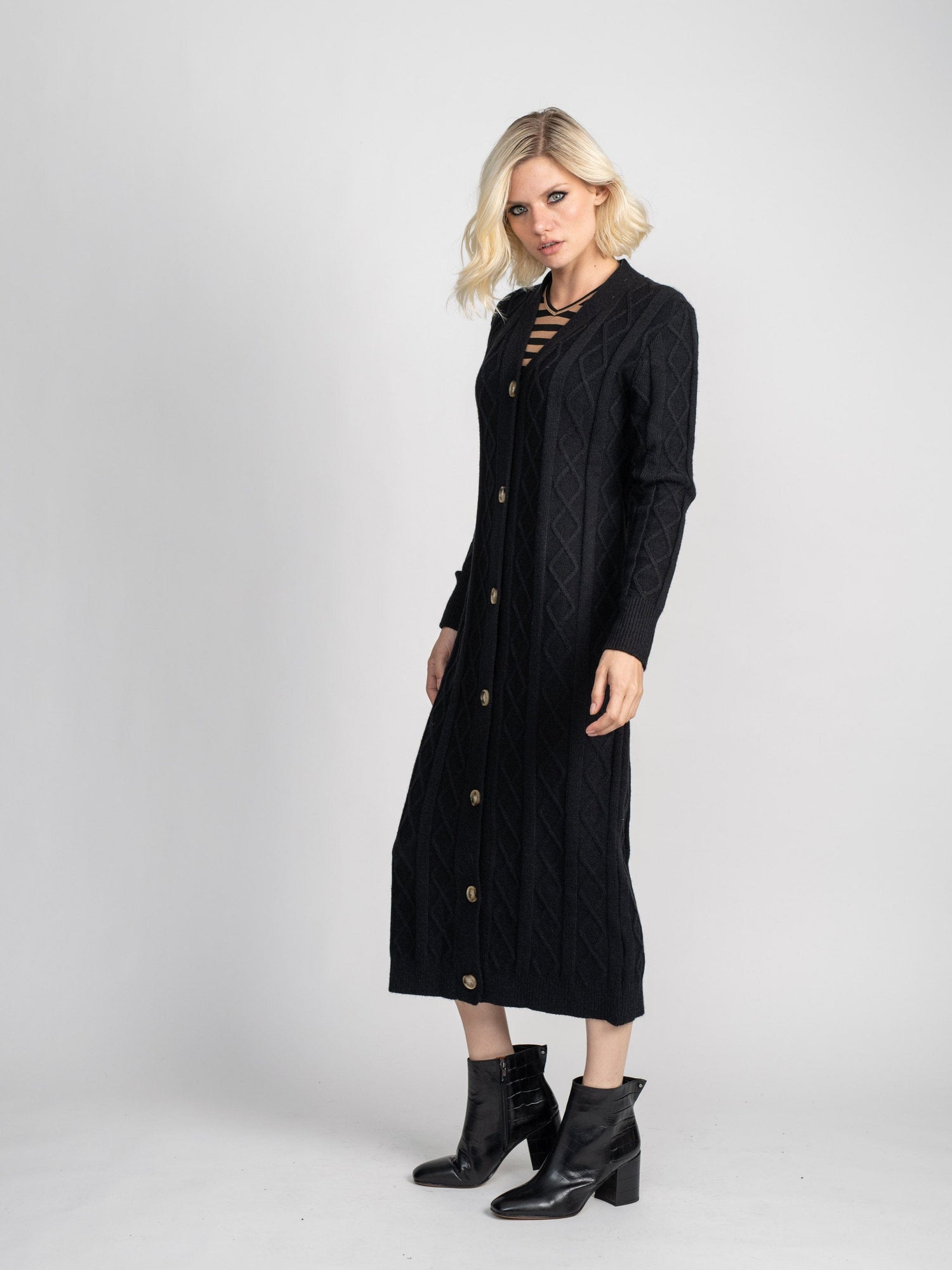 KNIT CABLE CARDIGAN DRESS (LONG)-BLACK