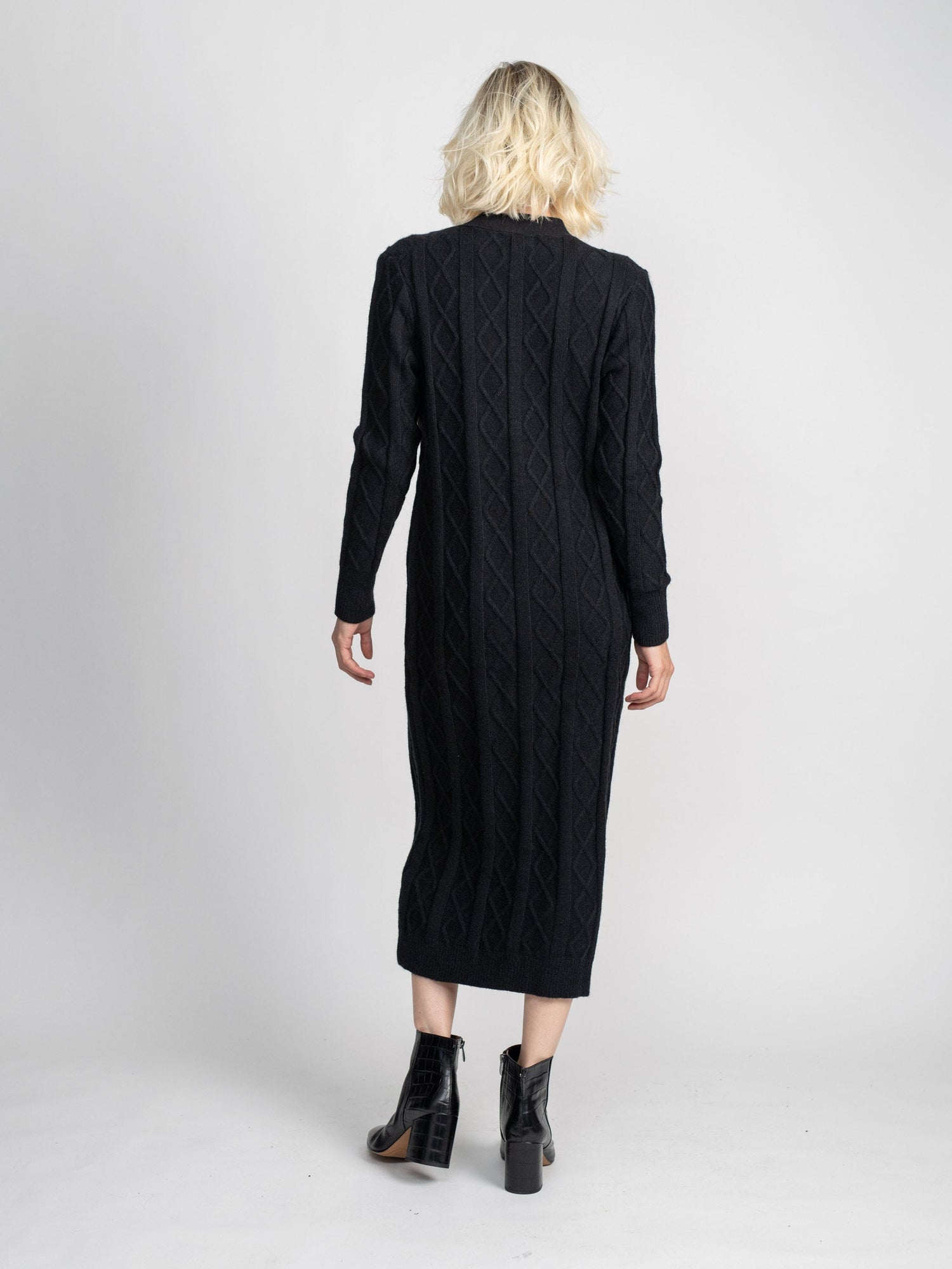 KNIT CABLE CARDIGAN DRESS (LONG)-BLACK