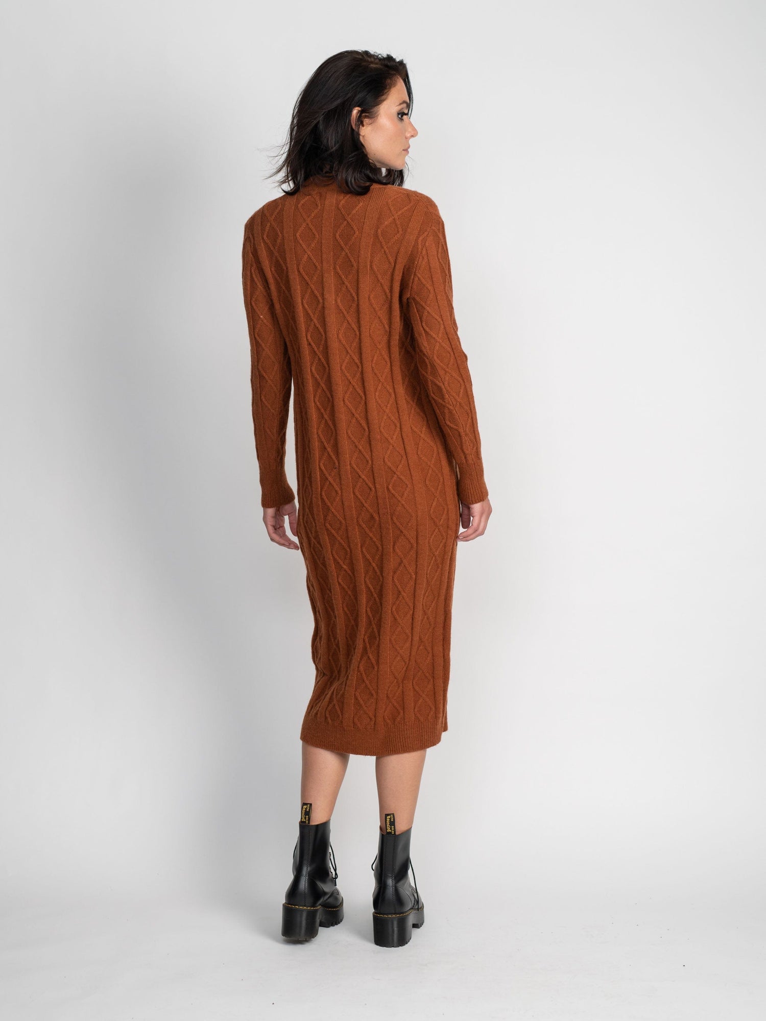 KNIT CABLE CARDIGAN DRESS (LONG)-BROWN