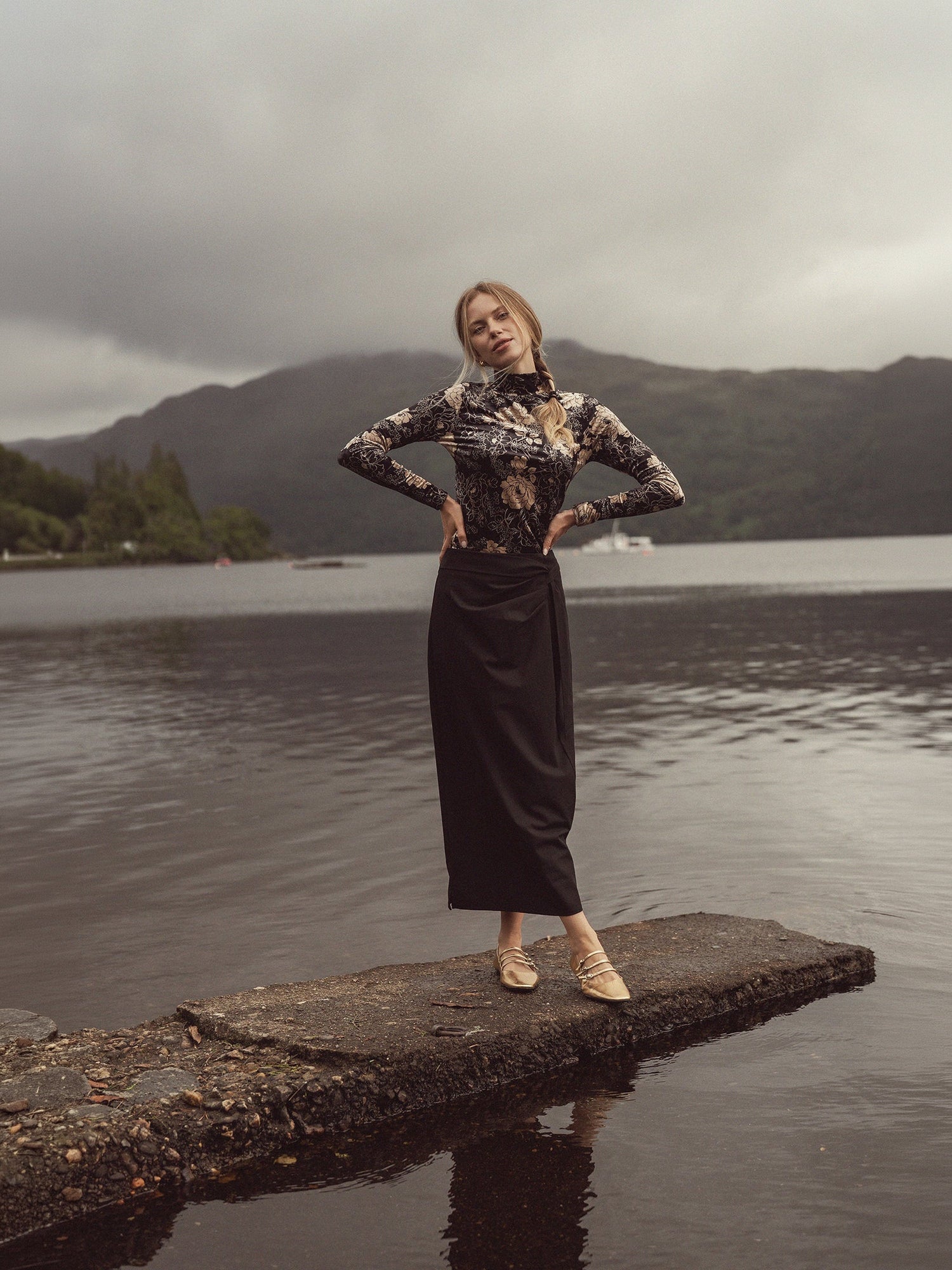 Printed Velour Turtleneck-Gold Floral