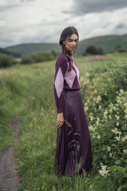 Center Diamond Sweater-Wine/Lilac