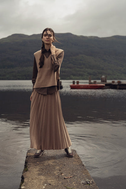 Side Tab Knit Vest-Mocha Mousse
