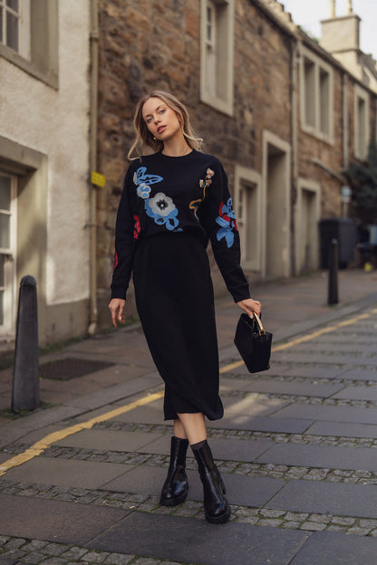 Embroidered Flower Sweatshirt-Black
