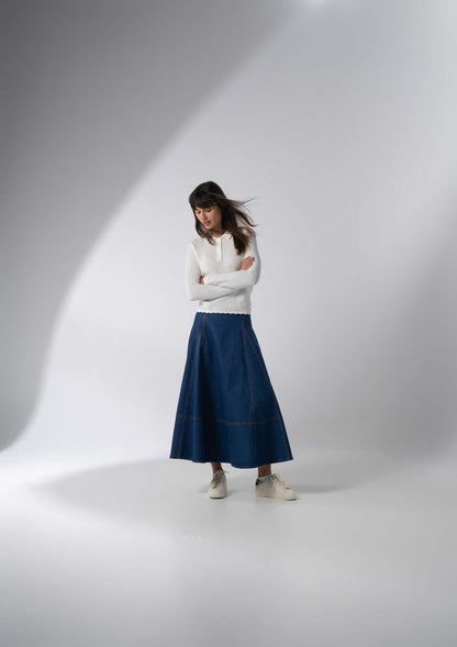 Scallop Edge Collar Sweater-White