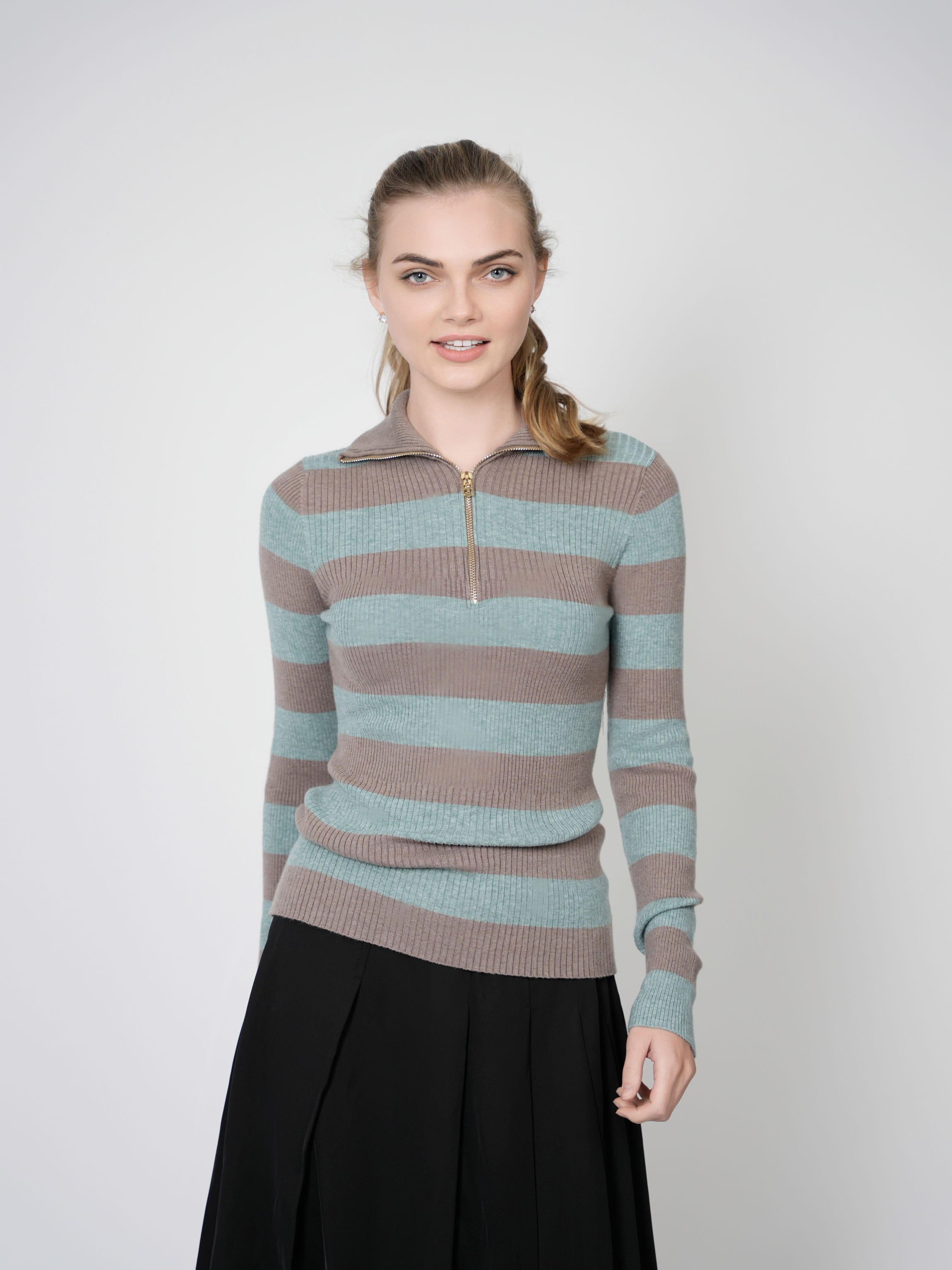 RIBBED ZIPPER SWEATER-TAN/BLUE