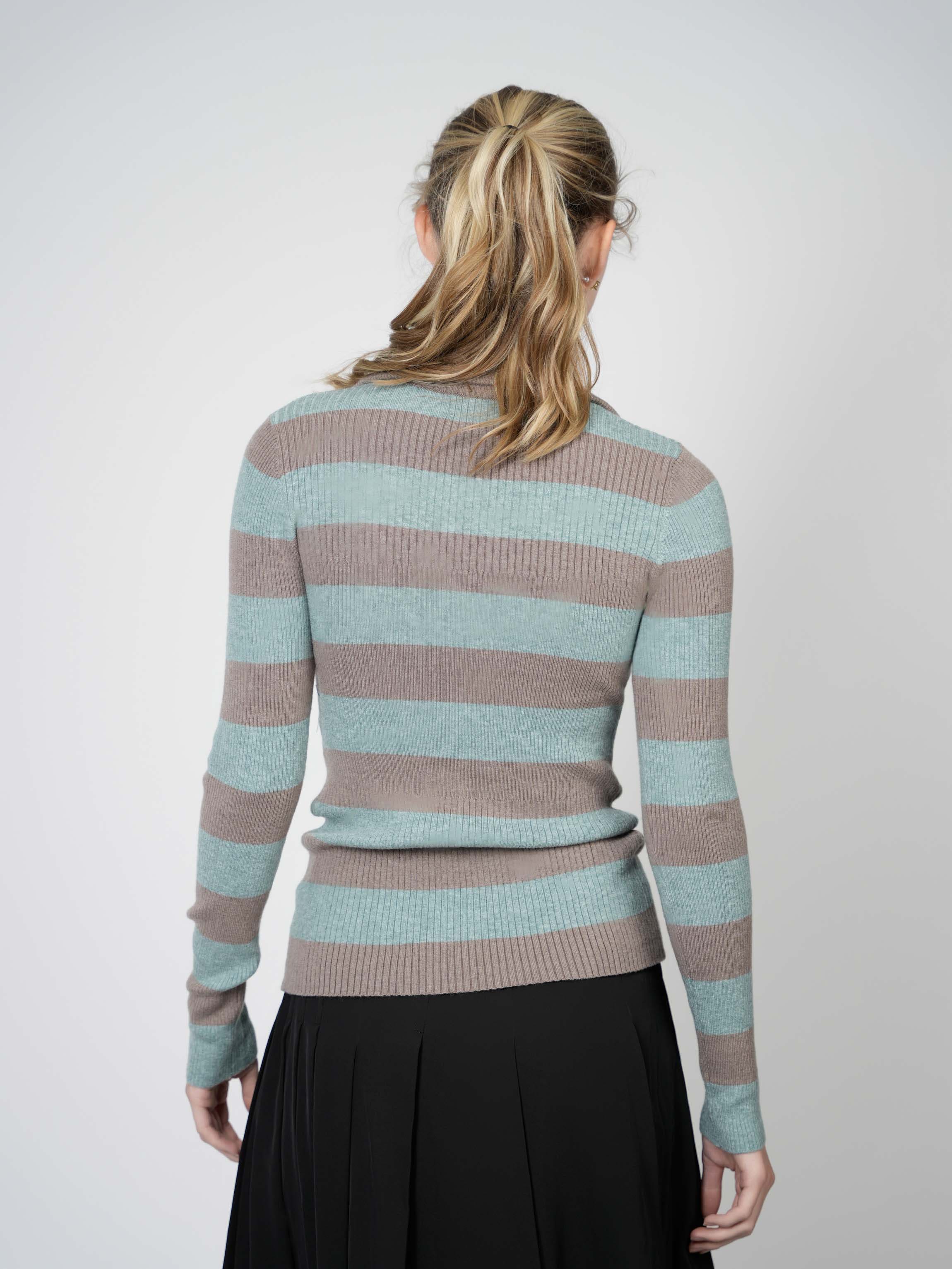 RIBBED ZIPPER SWEATER-TAN/BLUE